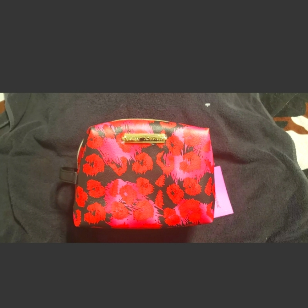 Betsey Johnson Large Black/ Red Loaf Cosmetic Makeup Bag